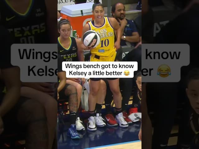 Kelsey Plum had some fun trolling the Wings’ bench 😭