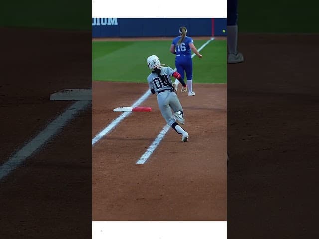 She might be the fastest softball player in the country...🔥